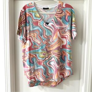 Nally & Millie Multicolor Swirl Short Sleeve V-Neck Top, Size Extra Large